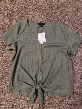 Sanctuary Olive Green Short-Sleeve Button Tie-Front Top